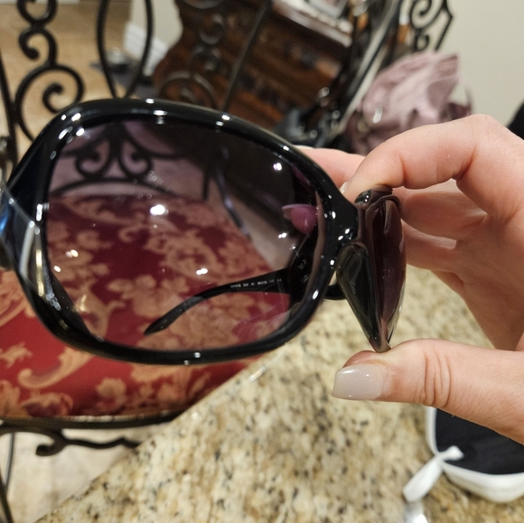 ARMANI EXCHANGE Stylish Black Sunglasses - Picture 8 of 14